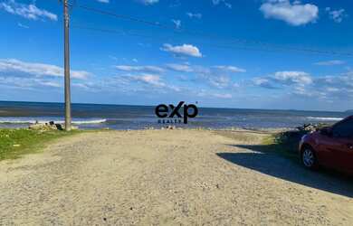 Imagem 2: Sobrado de esquina a venda na Praia de Itapoá, Santa Catarina