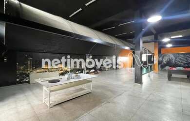 Imagem: O depósito possui 3 Vagas na garagem, 209m² de Área e está