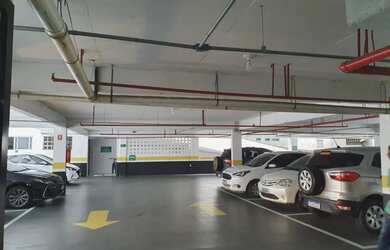 Imagem 6: Sala de 32m², banheiro privativo, garagem, Av. ACM!!