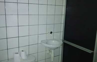 Imagem 4: Alugo casa em condomínio fechado com 2/4 na Ponta Grossa