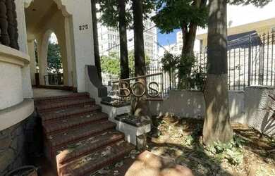 Imagem: A casa possui 5 Dormitórios, 2 Banheiros, 212m² de Área e