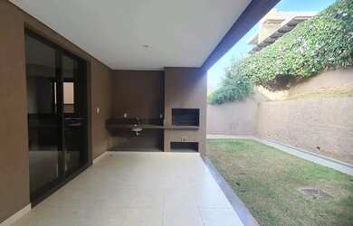 Imagem 2: Casa para locação, 4 quartos, 2 suítes e 2 semi, DCE, quintal, ótimo acabamento, linda vis