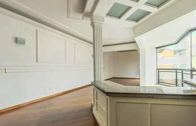 Imagem: O apartamento possui 3 Dormitórios, 5 Banheiros, 3 Vagas na