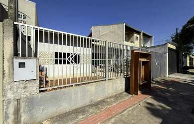 Imagem: O depósito possui 2 Vagas na garagem, 190m² de Área e está