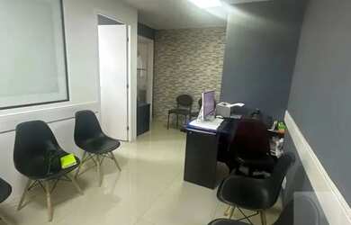 Imagem 2: Sala Comercial com 2 banheiros, 1 copa e 1 recepção em área nobre -...