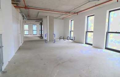 Imagem: O depósito à venda possui 3 Vagas na garagem e 219m² de Área