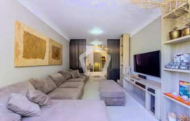 Imagem: A casa possui 4 Dormitórios, 5 Banheiros, 1 Vaga na garagem