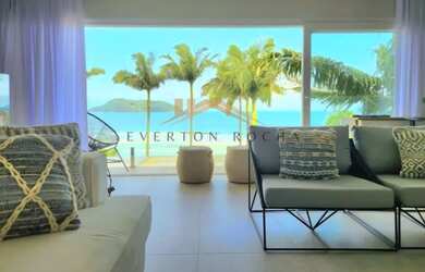 Imagem: A casa em condomínio possui 4 Dormitórios, 5 Banheiros, 2