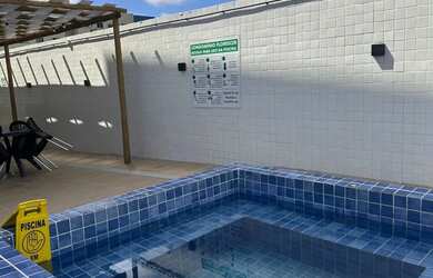 Imagem: O apartamento possui 2 Dormitórios, 1 Banheiro, 1 Vaga na garagem