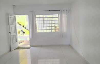 Imagem: A casa possui 2 Dormitórios, 1 Banheiro, 75m² de Área e