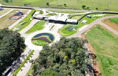 Imagem 4: Lote de Primeira no Jardins França FGR 432m² Plano, Frente à uma Praça...