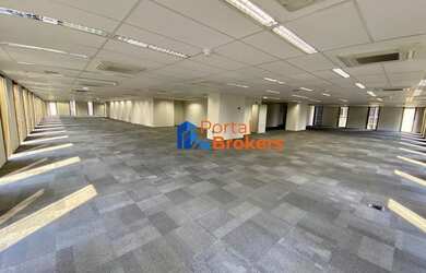 Imagem: O depósito possui 5 Vagas na garagem, 1.000m² de Área e