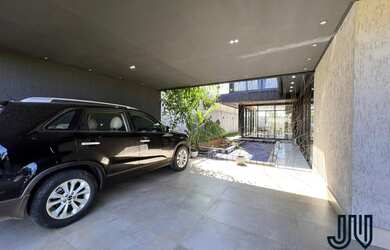 Imagem: A casa em condomínio possui 3 Dormitórios, 4 Banheiros, 2