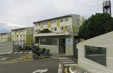 Imagem: O apartamento possui 2 Dormitórios, 1 Banheiro, 1 Vaga na garagem