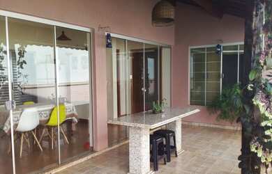 Imagem 2: CASA - PORTAL DO ALTO. Varanda, Área de serviço, 140m² de Áreae4 Vagas...