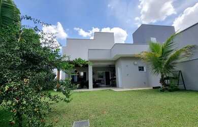 Imagem: A casa em condomínio possui 3 Dormitórios, 5 Banheiros, 4