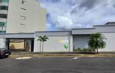 Imagem: A casa possui 3 Dormitórios, 2 Banheiros, 3 Vagas na garagem