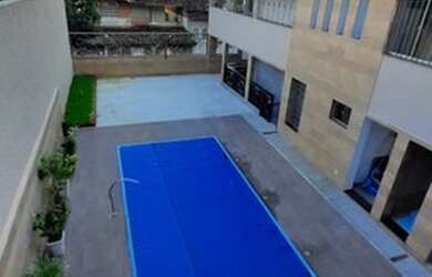 Imagem: A casa possui 4 Dormitórios, 5 Banheiros, 2 Vagas na garagem