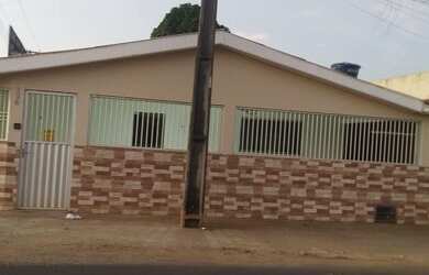 Imagem: O apartamento possui 2 Dormitórios, 1 Banheiro, 2 Vagas na