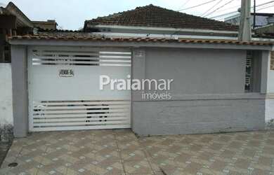 Imagem: A casa possui 2 Dormitórios, 1 Banheiro, 3 Vagas na garagem