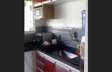 Imagem: A casa possui 2 Dormitórios, 1 Banheiro, 2 Vagas na garagem