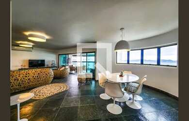 Imagem: O apartamento possui 4 Dormitórios, 5 Banheiros, 2 Vagas na