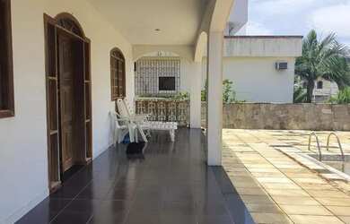 Imagem: A casa possui 5 Dormitórios, 5 Banheiros, 5 Vagas na garagem