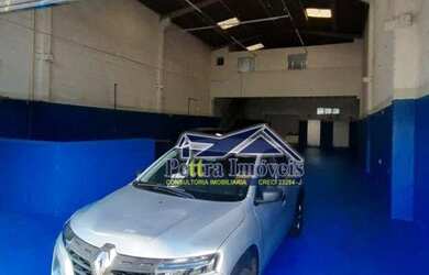 Imagem: O depósito possui 3 Vagas na garagem e 310m² de Área e está