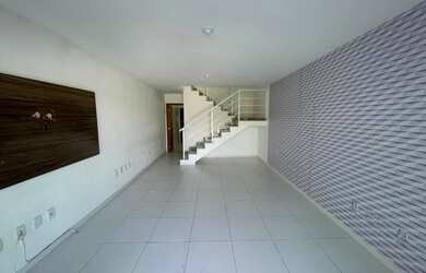 Imagem: A casa possui 2 Dormitórios, 3 Banheiros, 1 Vaga na garagem