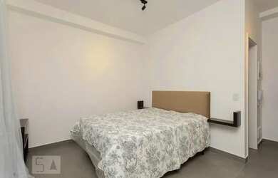 Imagem: O studio para alugar possui 1 Dormitório, 1 Banheiro, 1 Vaga