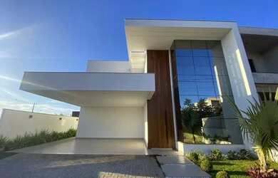 Imagem: A casa em condomínio possui 4 Dormitórios, 4 Banheiros, 4