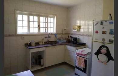 Imagem: A casa em condomínio possui 3 Dormitórios, 3 Banheiros, 2