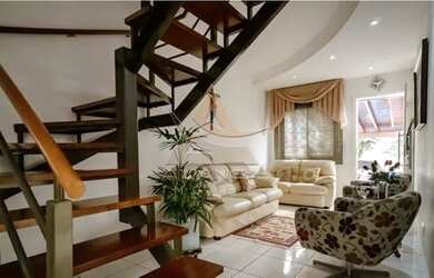 Imagem: A casa em condomínio possui 4 Dormitórios, 3 Banheiros, 4