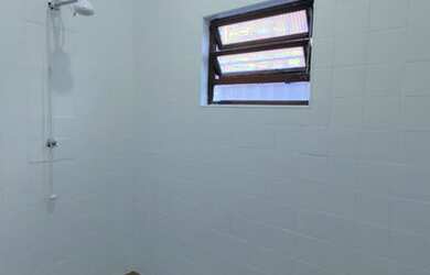 Imagem 9: Casa para venda tem 74 metros quadrados com 2 quartos em Balneario Itaguai...