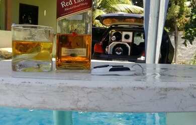 Imagem: A casa possui 2 Dormitórios e 5 Vagas na garagem e está localizado