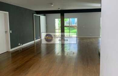 Imagem: A casa em condomínio possui 4 Dormitórios, 5 Banheiros, 4