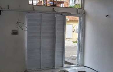 Imagem: A casa possui 2 Dormitórios, 1 Banheiro, 3 Vagas na garagem