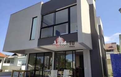 Imagem: A casa em condomínio possui 3 Dormitórios, 3 Banheiros, 2