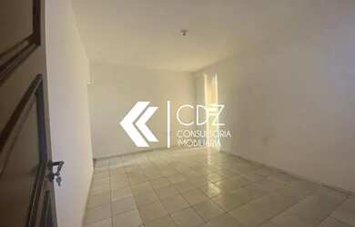 Imagem: A casa possui 3 Dormitórios, 1 Banheiro, 3 Vagas na garagem