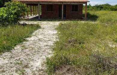 Imagem: A casa possui 2 Dormitórios, 2 Banheiros e está localizado