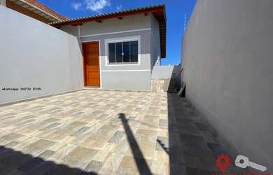 Imagem: A casa possui 3 Dormitórios, 3 Banheiros, 2 Vagas na garagem