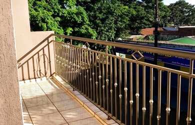 Imagem: O apartamento possui 1 Dormitório, 1 Banheiro, 1 Vaga na garagem