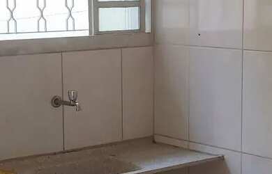 Imagem: A casa possui 1 Dormitório e 1 Banheiro e está localizado