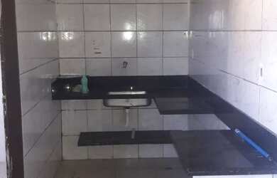 Imagem: A casa possui 2 Dormitórios, 2 Banheiros, 1 Vaga na garagem