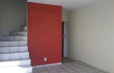 Imagem: A casa possui 2 Dormitórios, 1 Banheiro, 1 Vaga na garagem