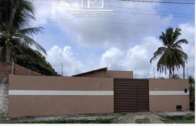 Imagem: A casa possui 2 Dormitórios, 1 Banheiro, 3 Vagas na garagem