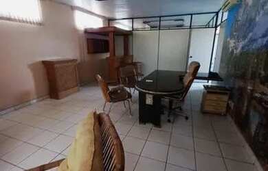 Imagem: O apartamento possui 4 Banheiros, 5 Vagas na garagem, 320m²