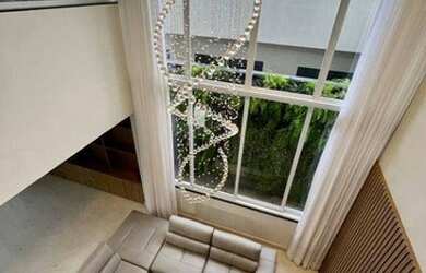 Imagem: A casa em condomínio possui 4 Dormitórios, 5 Banheiros, 2