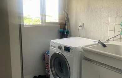 Imagem: O apartamento possui 3 Dormitórios, 1 Banheiro, 1 Vaga na garagem