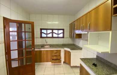 Imagem 8: Casa para venda com 192 metros quadrados com 3 quartos